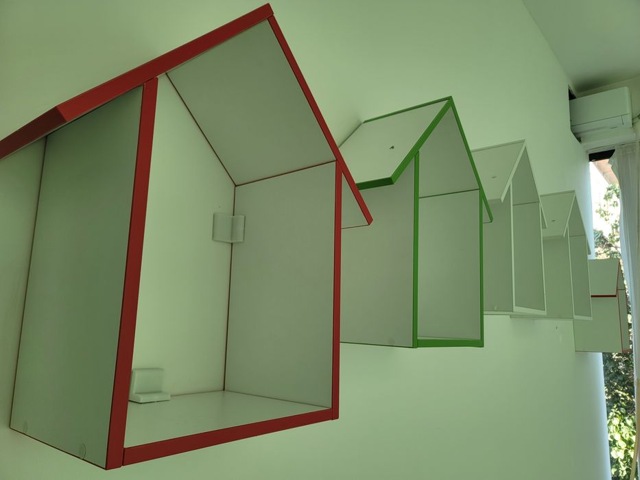 Настенные полки «Домик» для детской комнаты