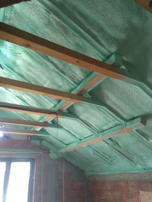 Izolatii spuma poliuretanica Izolatii  Izolatie Mansarda