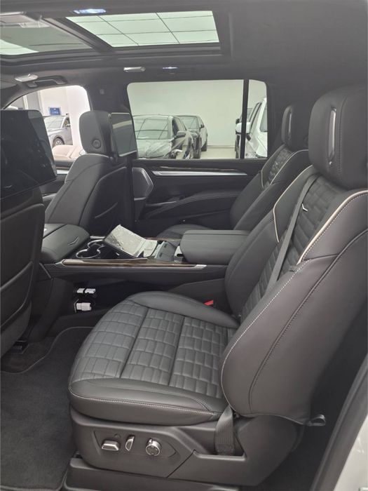 Cadillac Escalade 2025 Long VIP