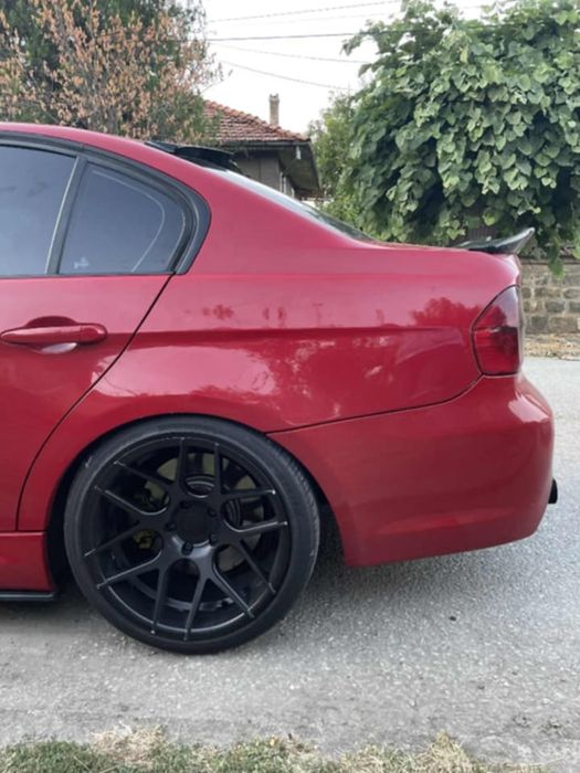 Продавам бмв е90 330д