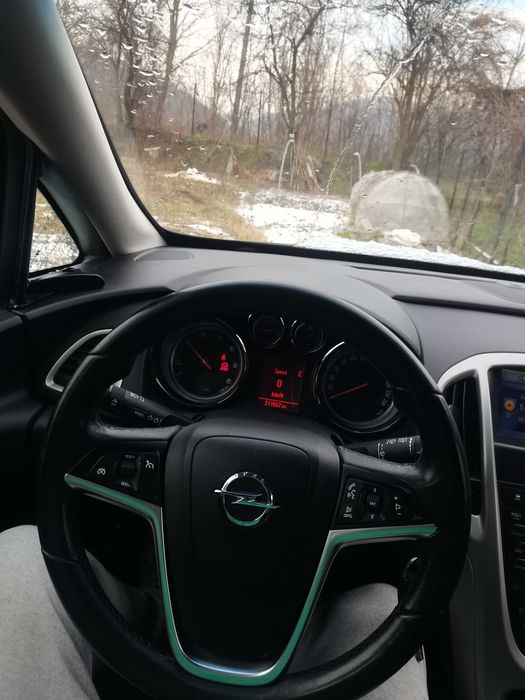 Opel astra J 1.3 cdti 2012