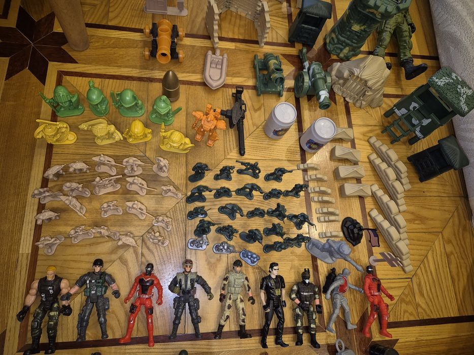 Продам военный игровой набор Армии б/у