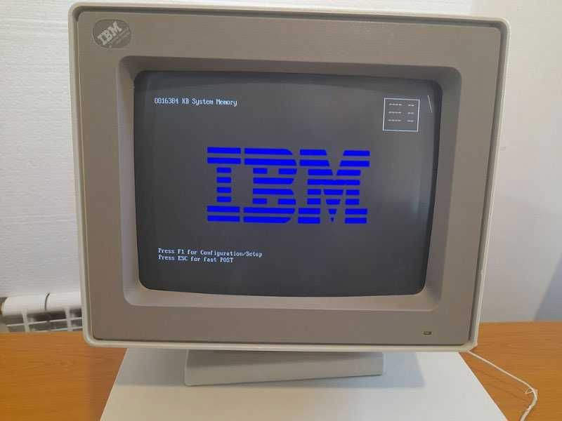 Продавам ретро компютър IBM330-75 Pentium 75MHz Socket 5