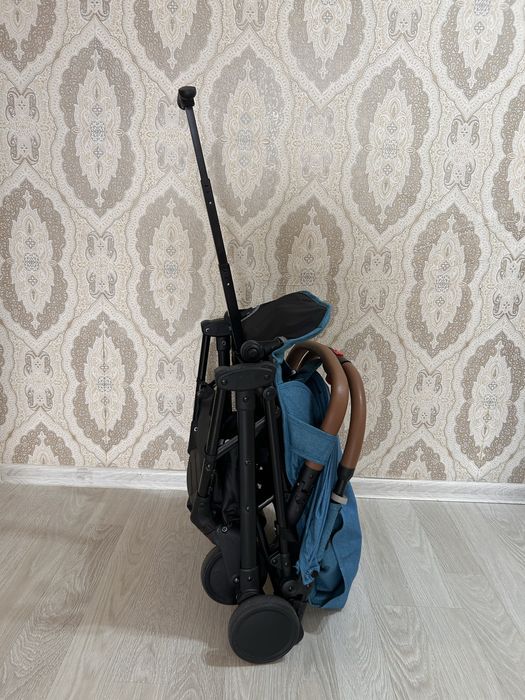 Детская прогулочная коляска