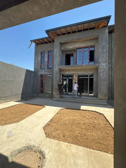 2,5 сўтхли Уй СОТИЛАДИ янги қурилга каробка халатда