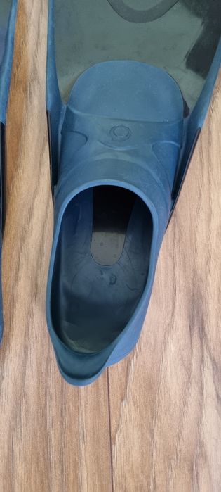 Продавам къси плавници за гмуркане и шнорхелинг FF 100, черни