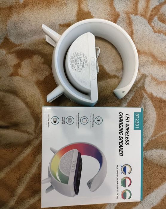 Led wireless charging speaker