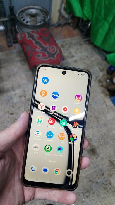 Продам телефон realme c65