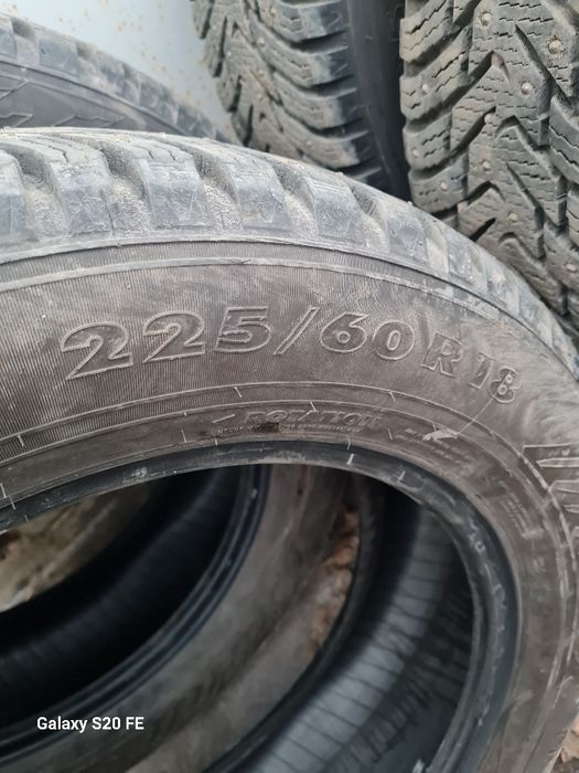 Шины 225/60 R-18 с шипами.
