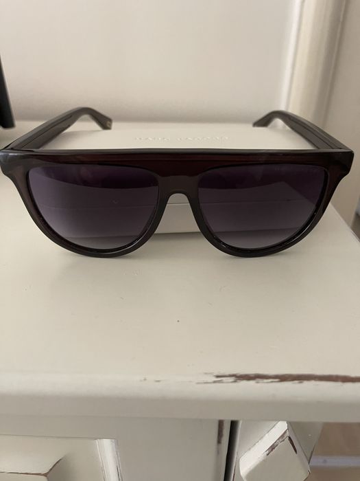 Слънчеви очила -цеят черен.