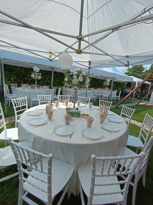 Inchiriez mese si corturi evenimente