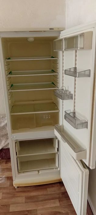 Продам холодильник