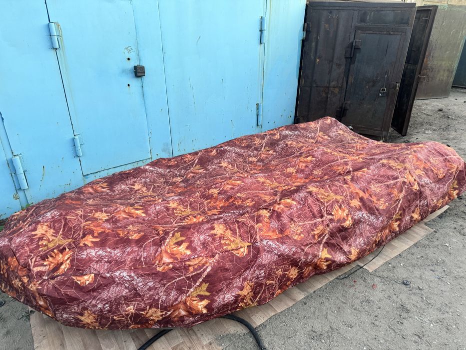 Продам лодку с мотором