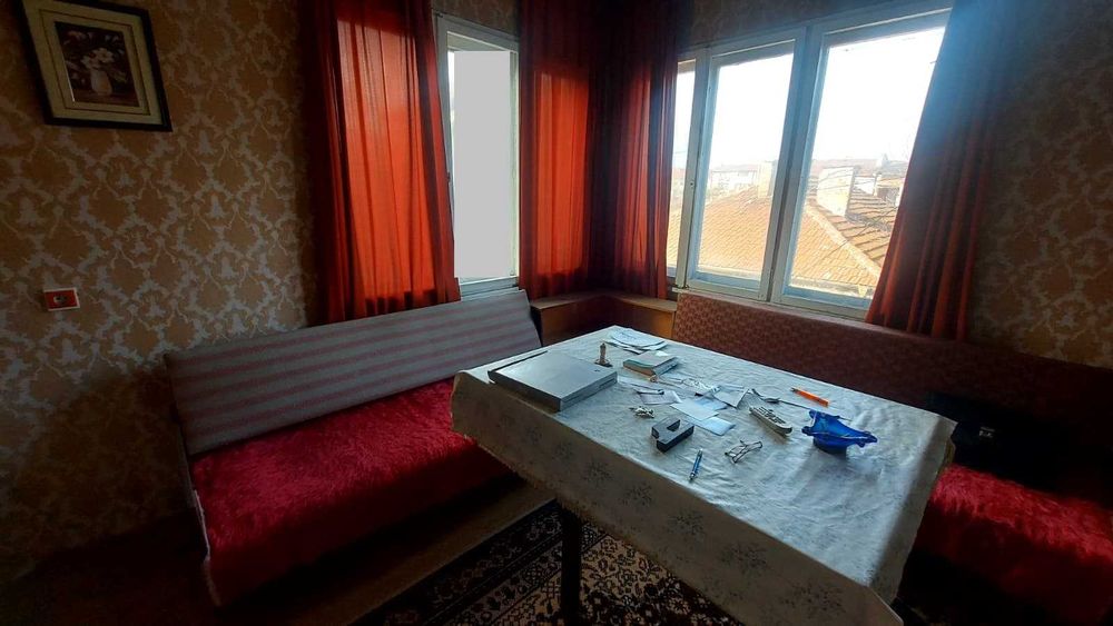 Продава се Етаж от къща в Хасково, Училищни - 105 кв.м за 583 €/кв.м - Снимка #1