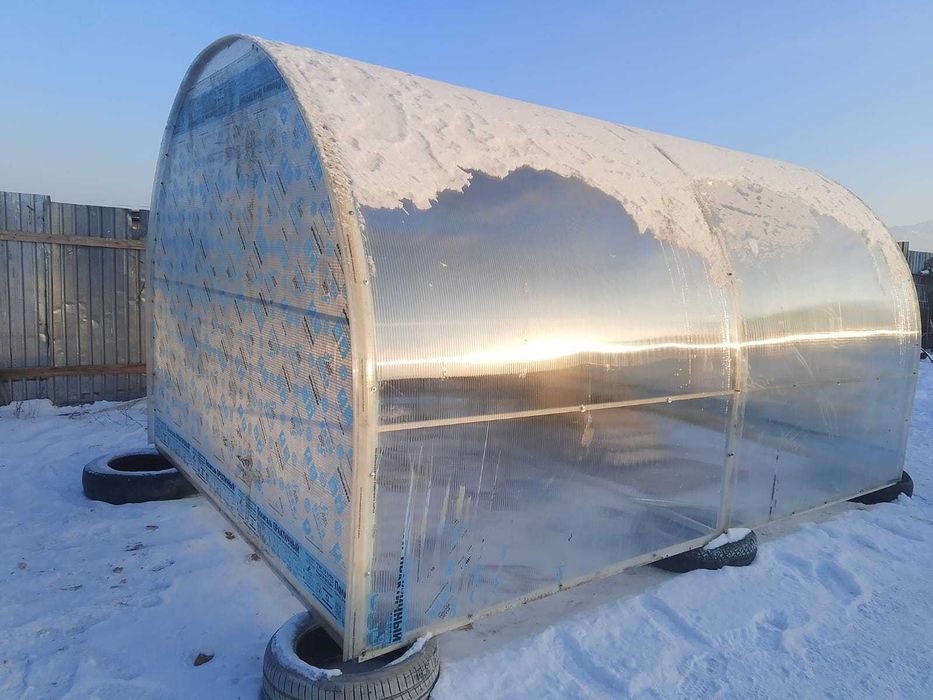 теплица с каркасом