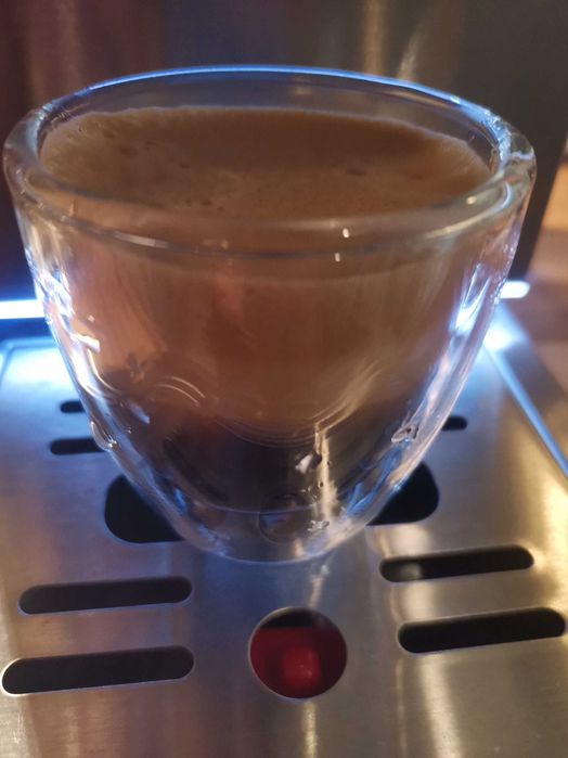 Продавам еспресо кафемашина Universum 15 бара