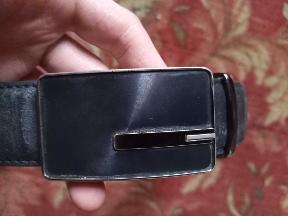 1 GB микро флешка, наушник ва ремент сотилади.