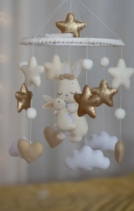 Продам,бортики,мобиль и балдахин.