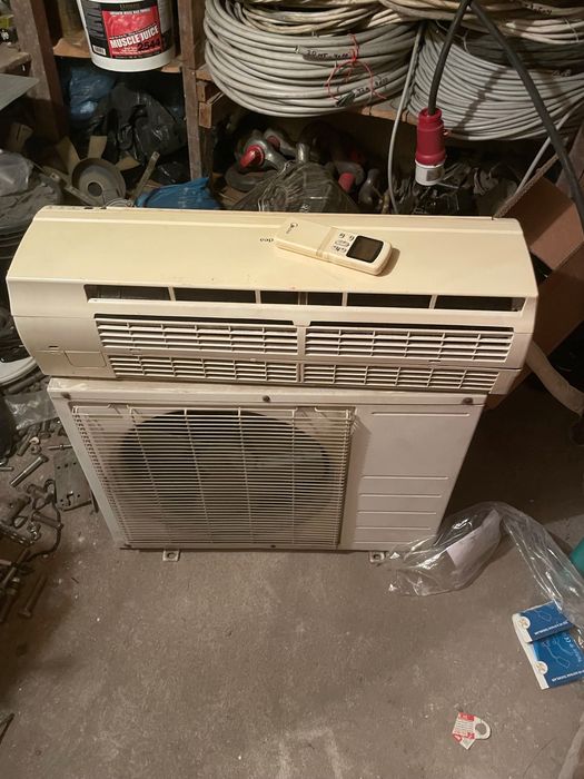 Климатик Midea 12 не инвенторен