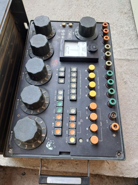 Прибор Р4833 универсальный измерительный.