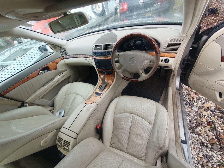Mercedes E 320  642
