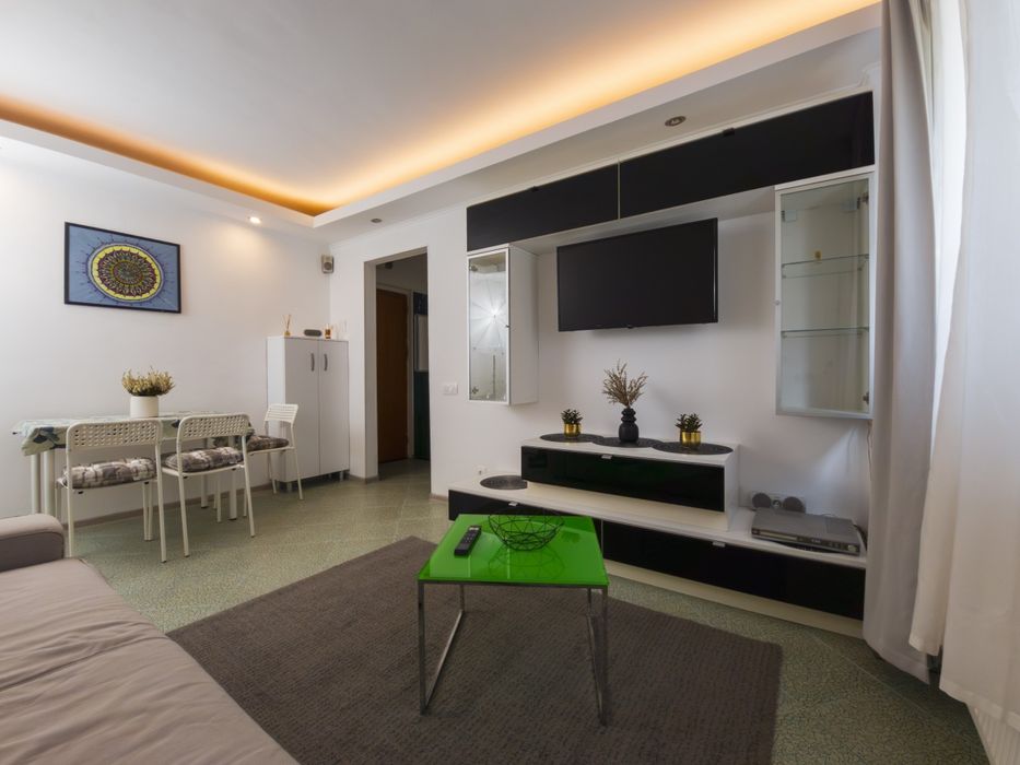 Apartament de 2 camere de închiriat