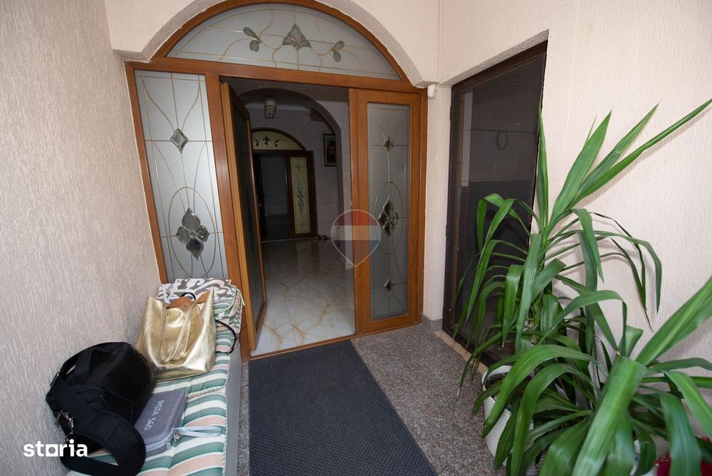 Apartament 3 camere, 2 bai de vânzare în zona Metrou Grivita, Sector 1