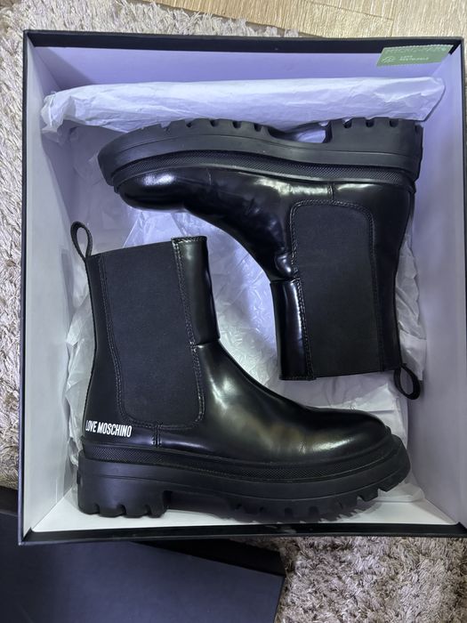 Love Moschino боти