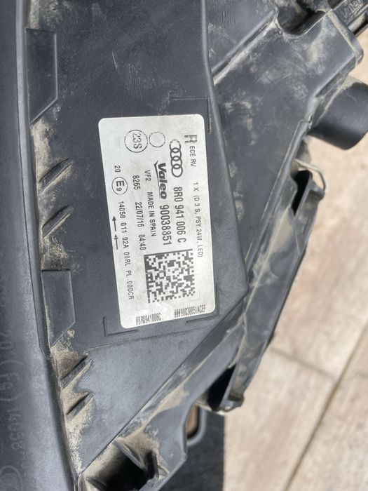 Десен фар Ауди Q5 2016