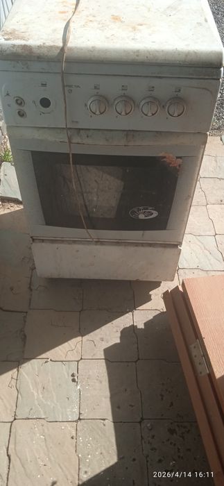 Продам газовую плиту