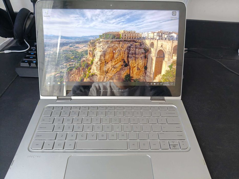 Laptop HP Spectre x360 Convertible, model 2016