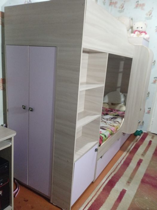 Двухъярусная кровать