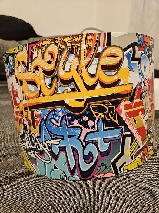 Vand lustra pentru camera adolescent