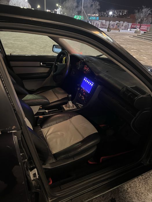 Продаи Ауди 100 с4