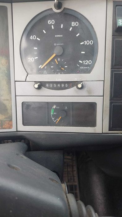 Man platou hidraulic cu semimacara si furca