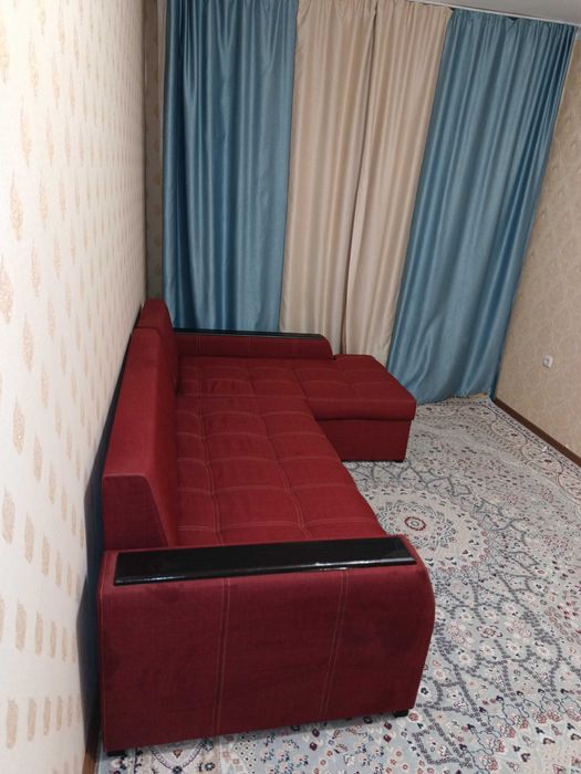 Продам красивый уловой диван