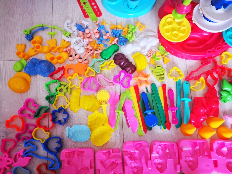 Мега-комплект за игра с пластелини Playdough