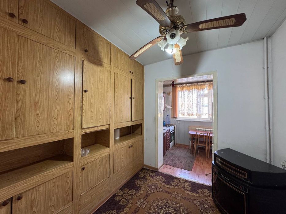 Продается 3х комнатная квартира метро Ойбек Госпитальный  рынок