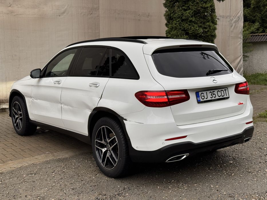 Mercedes GLC250 AMG 4Matic 2017 usor avariat