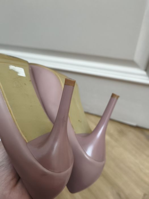 Казачки и туфли в одном объявлении