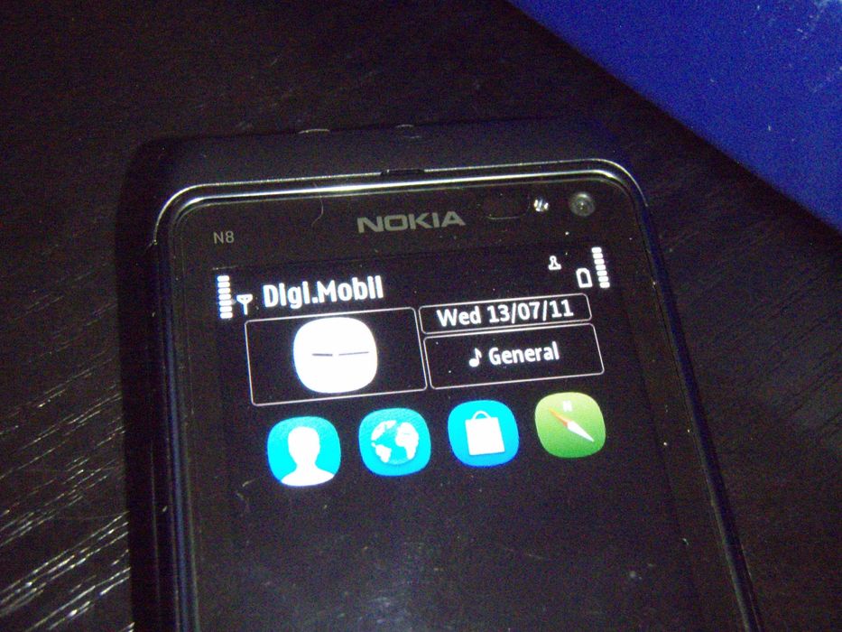 Nokia N8, functional in orice retea, aproape nou, la cutie
