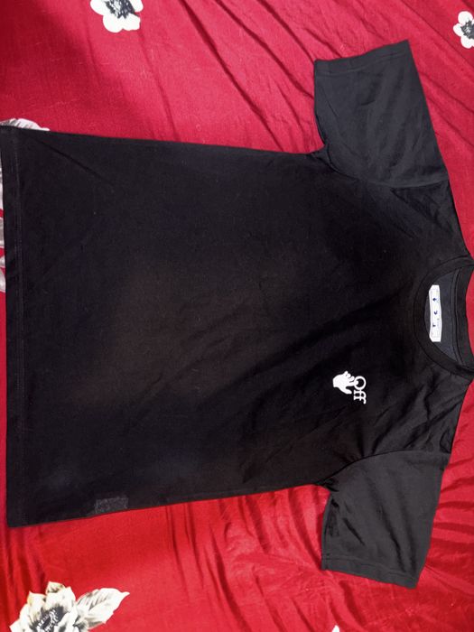 Tricou  OFF  WHITE nou fară etichetă