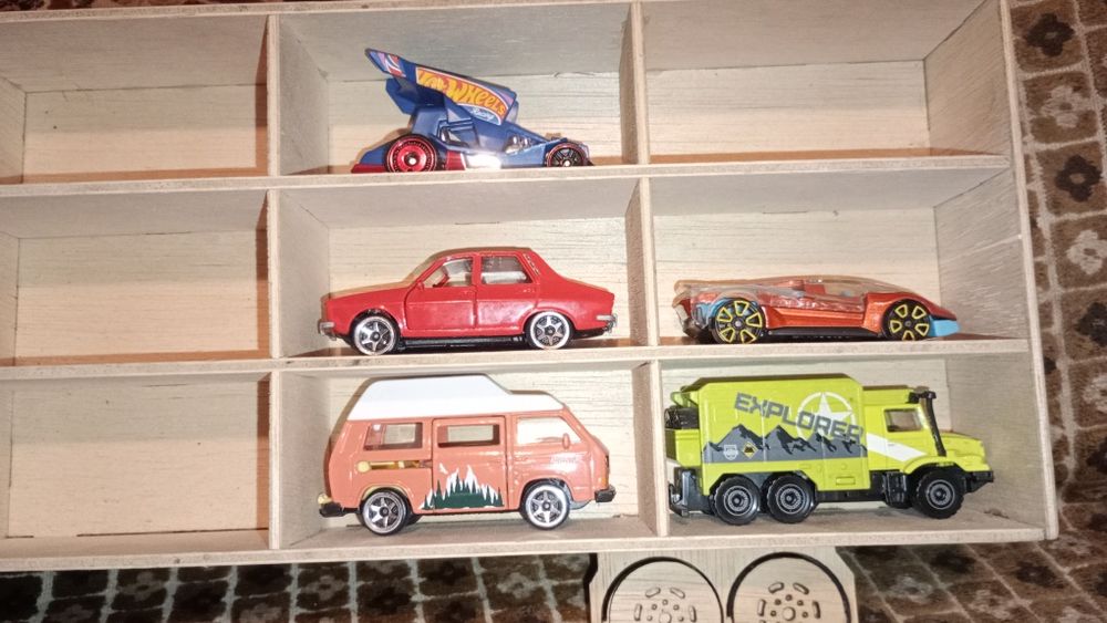 Raft mașinuțe machete