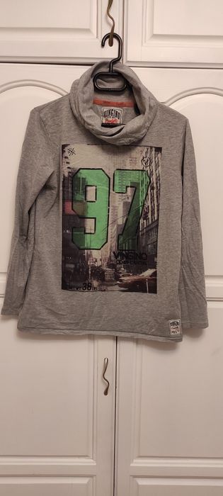 Запазен оригинален суичър