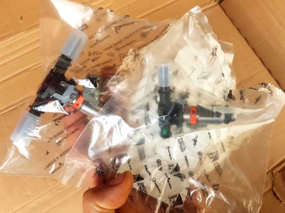 injector benzina original Piaggio Vespa GTS GTV 250 300 si LX 125 150
