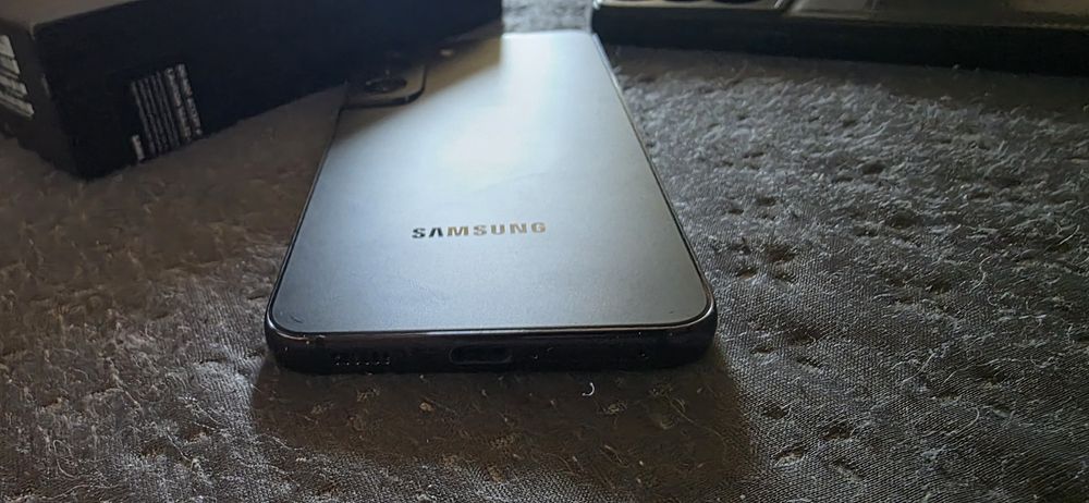Samsung Galaxy S22 128GB Black ПЪЛЕН КОМПЛЕКТ