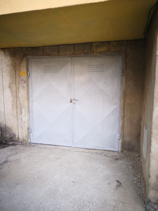 Garaj parter de bloc Nicolina
