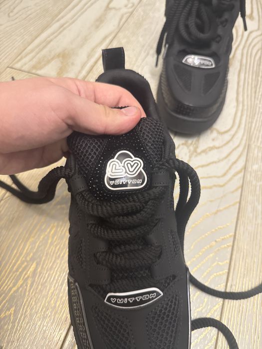 lv skate swarovski mărimea 46