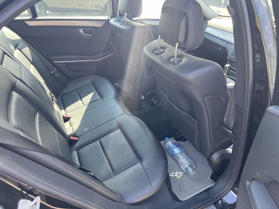 Продавам Mercedes E220 десен волан Бартер за мотор