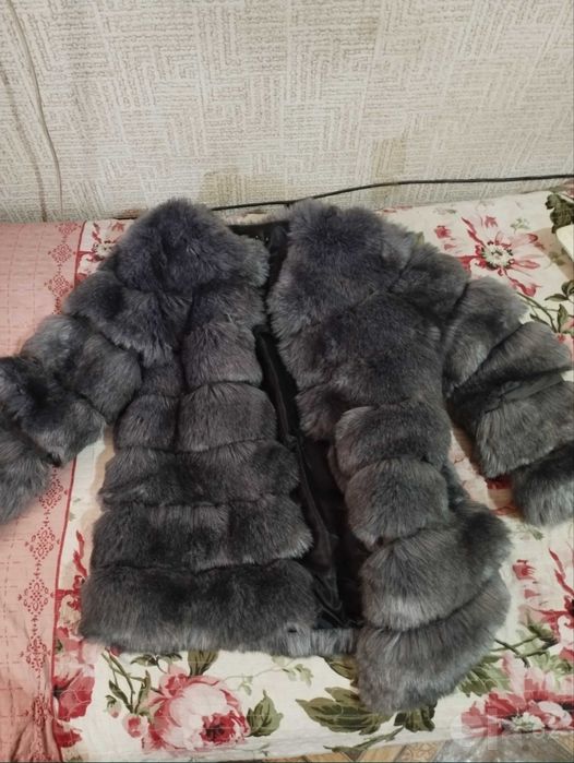 Продаётся женская шуба, дёшево!